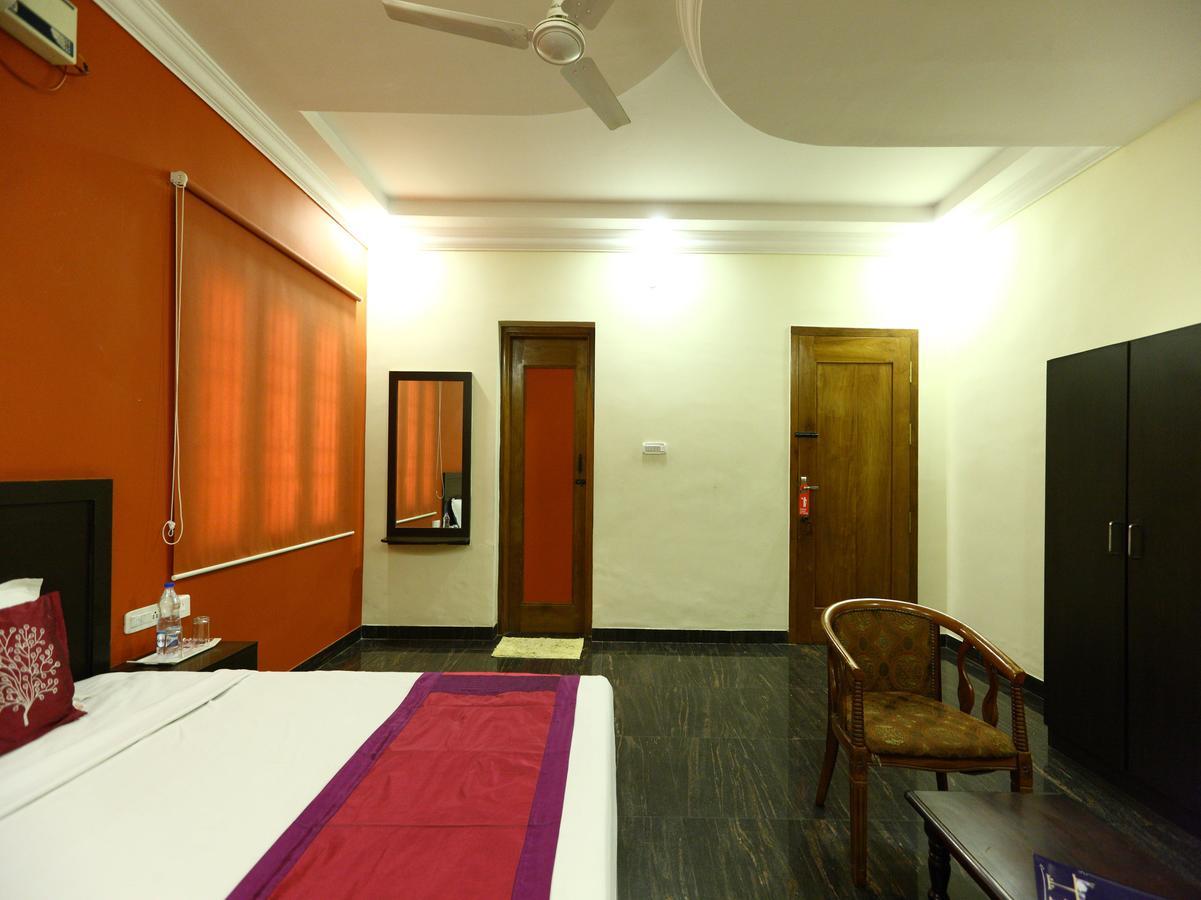 Oyo 7355 Covinille Bed & Breakfast Madurai Bagian luar foto
